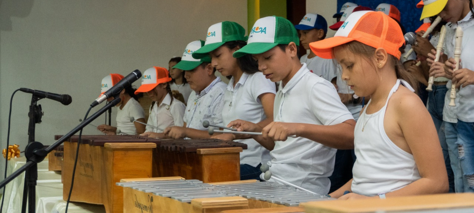 Children and adolescents playing music in Colombia 