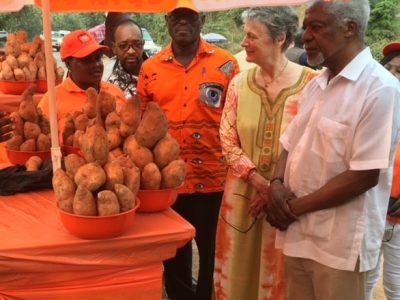 Mrs Nane Annan and Kofi Annan with orange fleshed sweet potato